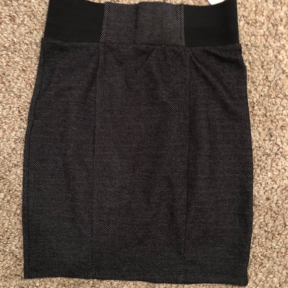 Skirt- stretch - Picture 3 of 4